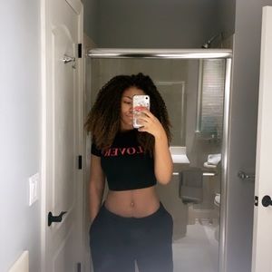 Meet your Posher, Nia